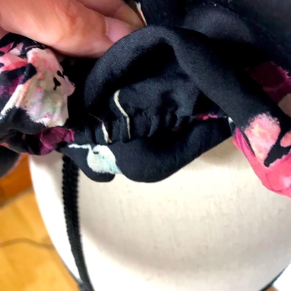 Beautiful Floral Halter top - Picture 7 of 10